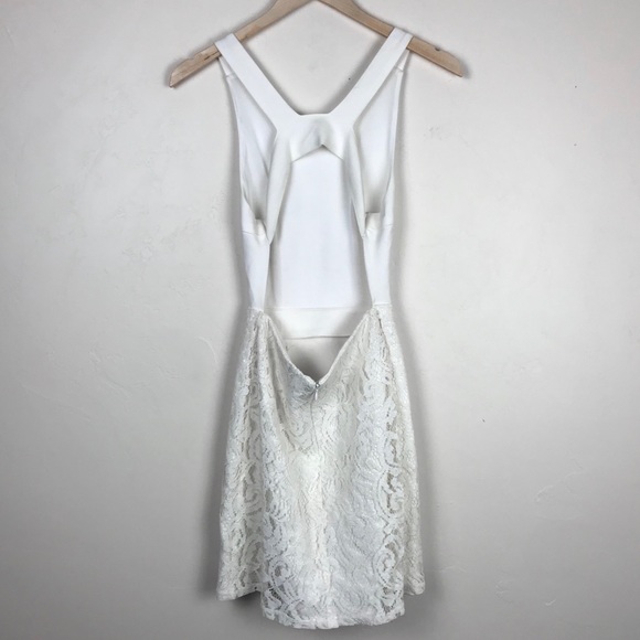 Urban Outfitters open back lace bodycon dress - Picture 7 of 7